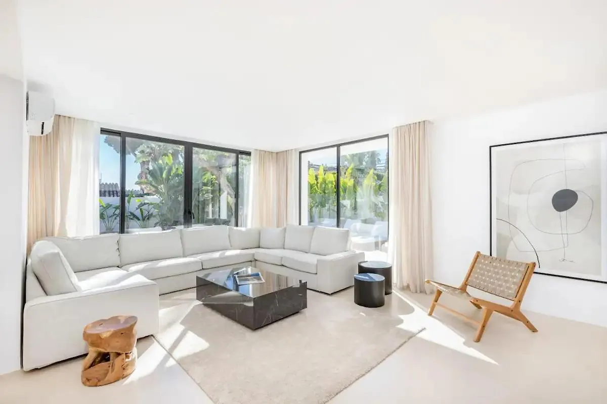 Villa Peman Luxurious Beachside Villa Marbella