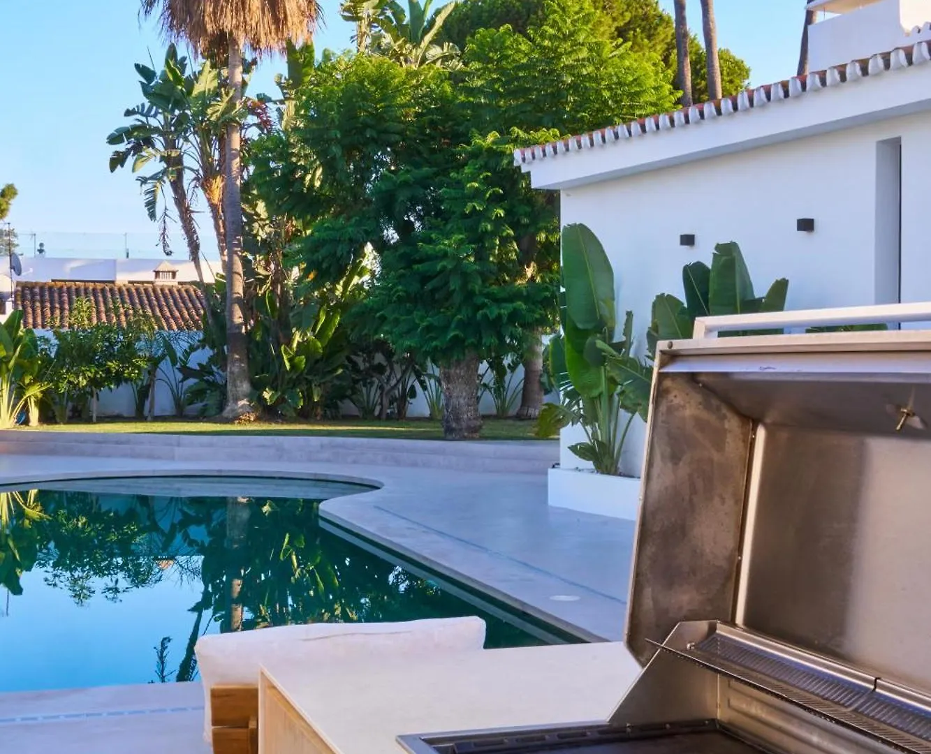 Villa Peman Luxurious Beachside Villa Marbella