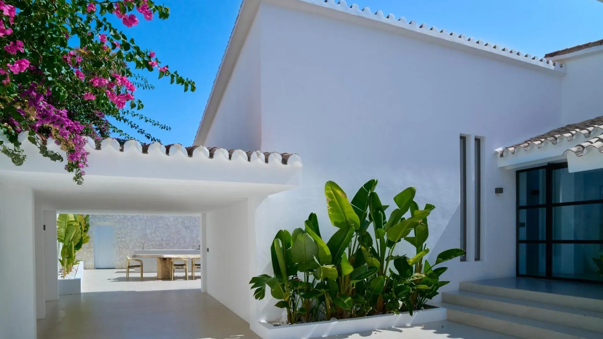 Villa Peman Luxurious Beachside Villa Marbella