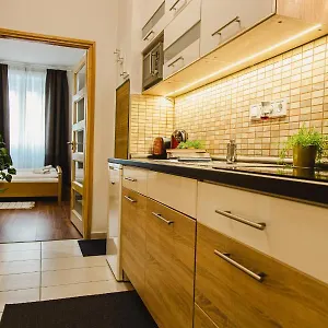 https://old-town-apartman-budapest.inbudapesthotels.com
