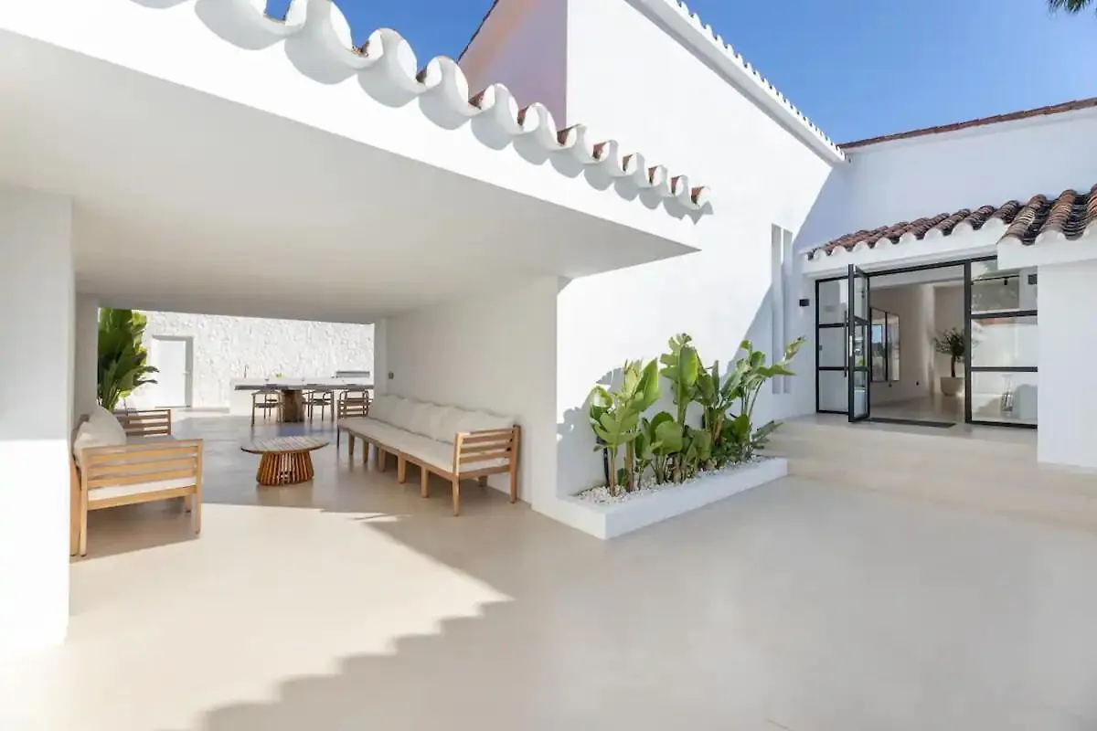 Villa Peman Luxurious Beachside Villa Marbella