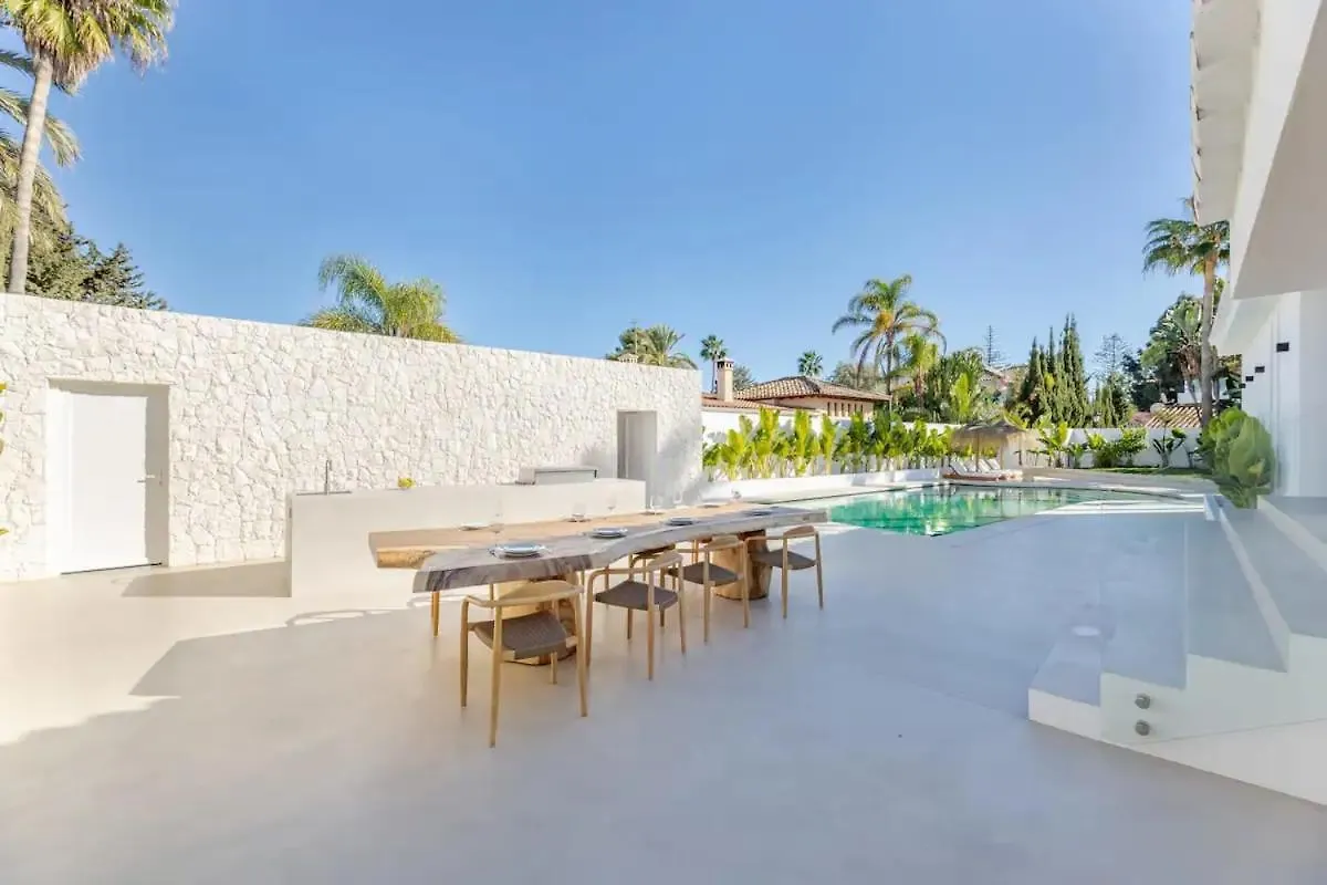 Villa Peman Luxurious Beachside Villa Marbella