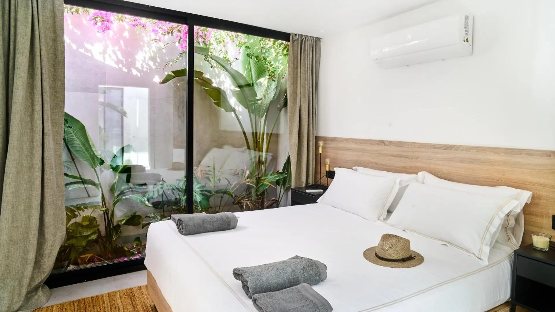 Villa Peman Luxurious Beachside Villa Marbella España