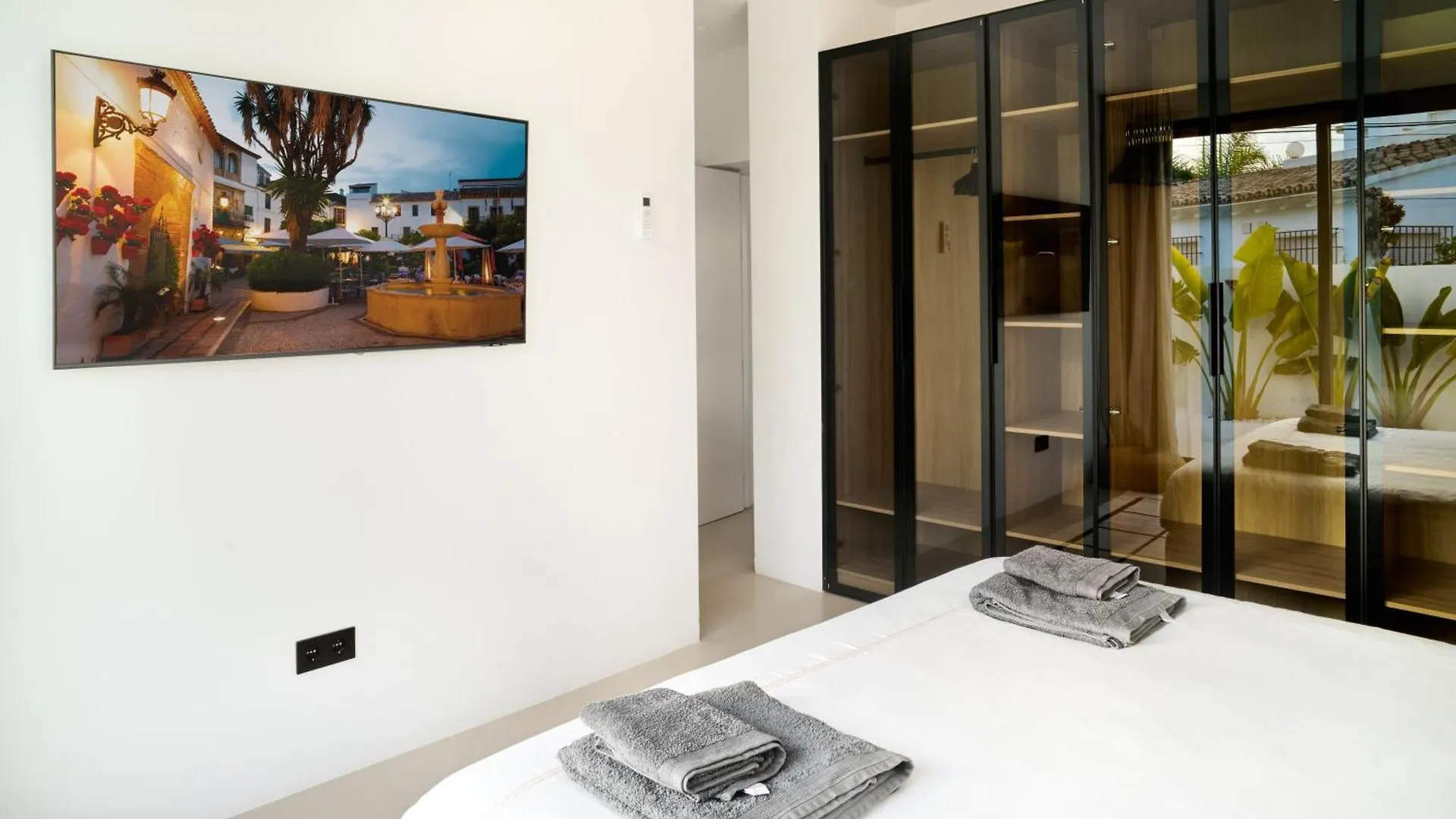Villa Peman Luxurious Beachside Villa Marbella España