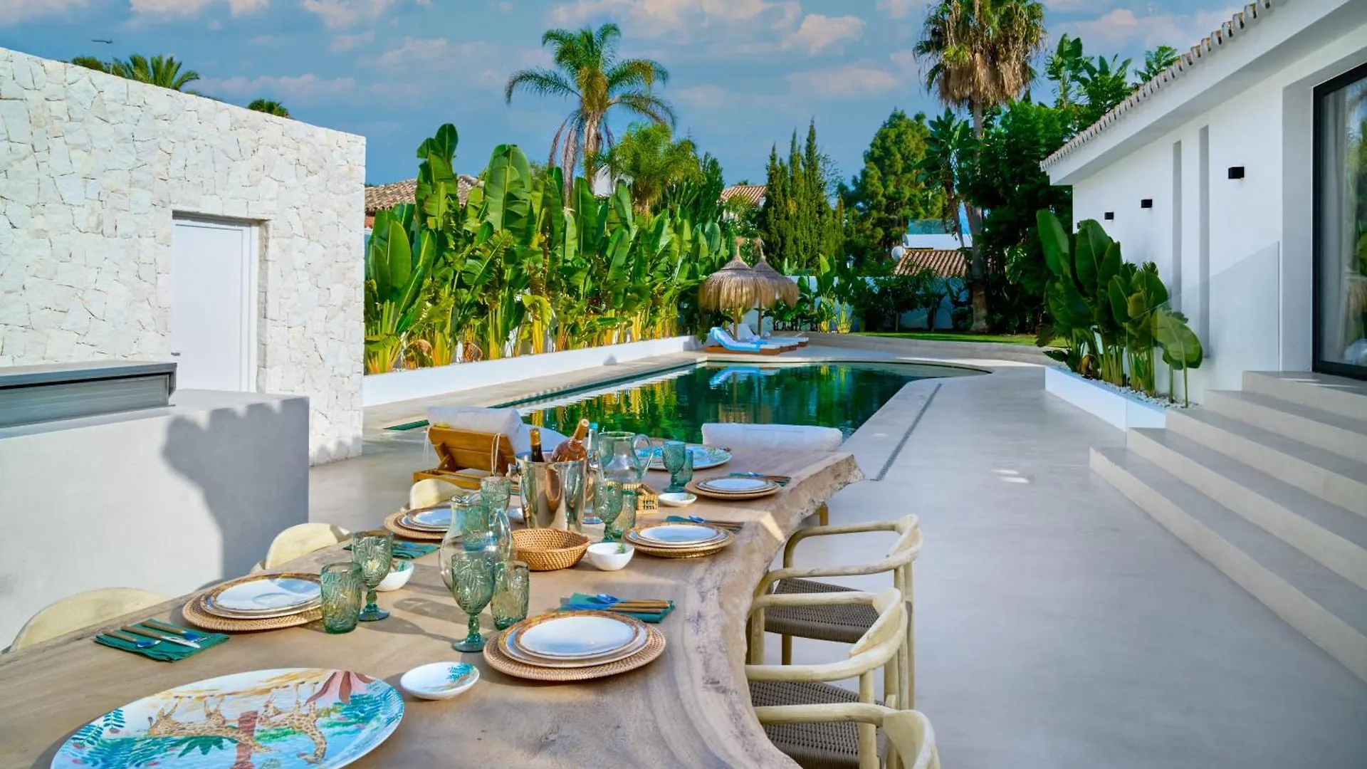 Villa Peman Luxurious Beachside Villa Marbella España
