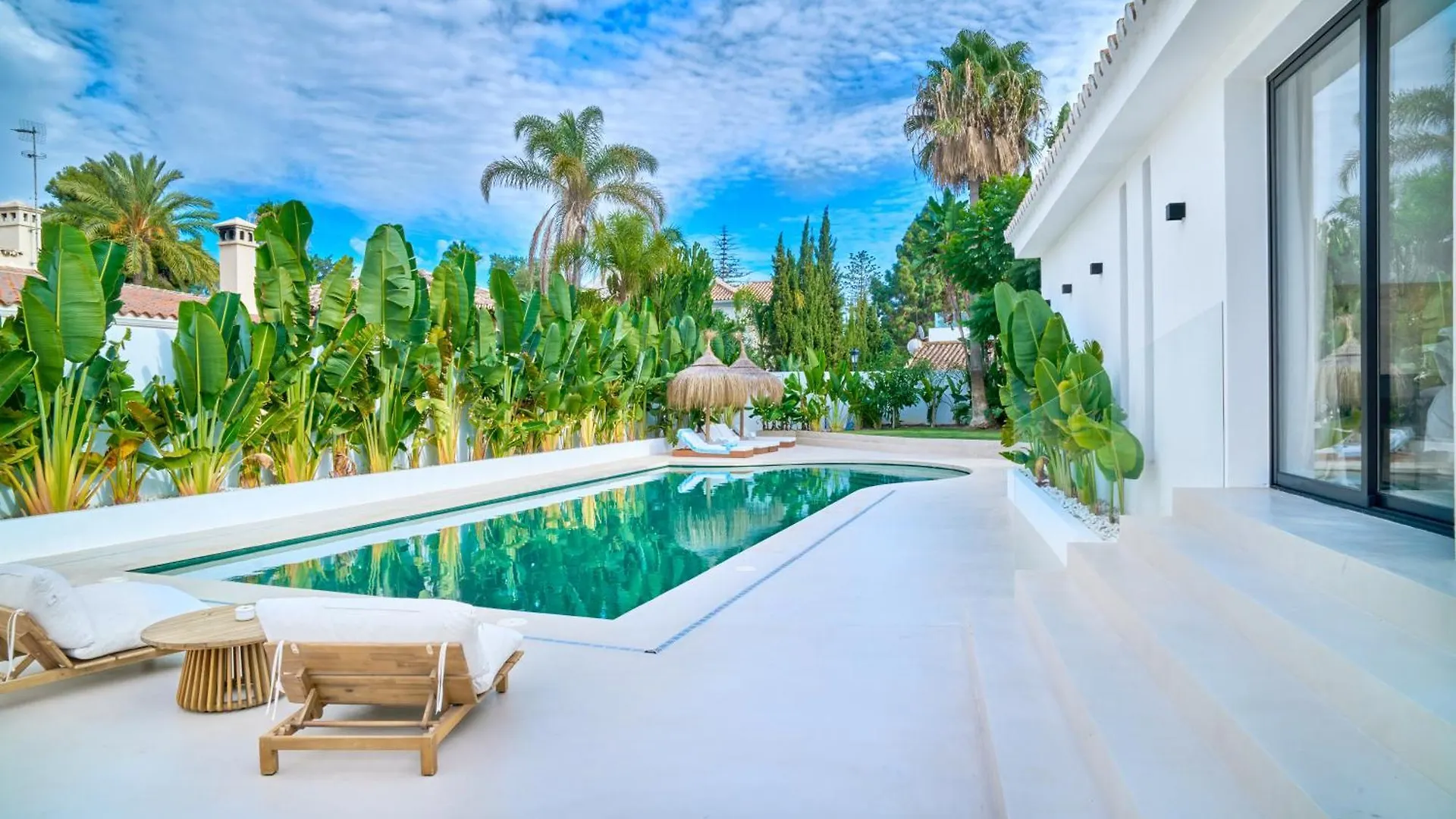 Villa Peman Luxurious Beachside Villa Marbella