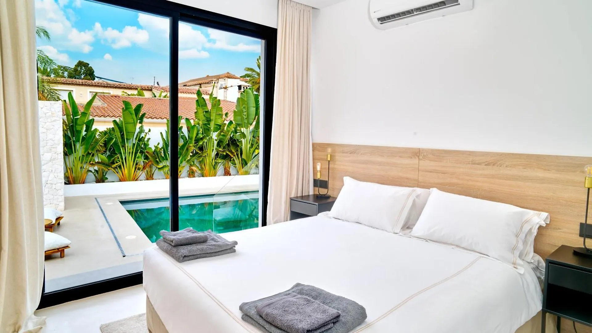 Villa Peman Luxurious Beachside Villa Marbella