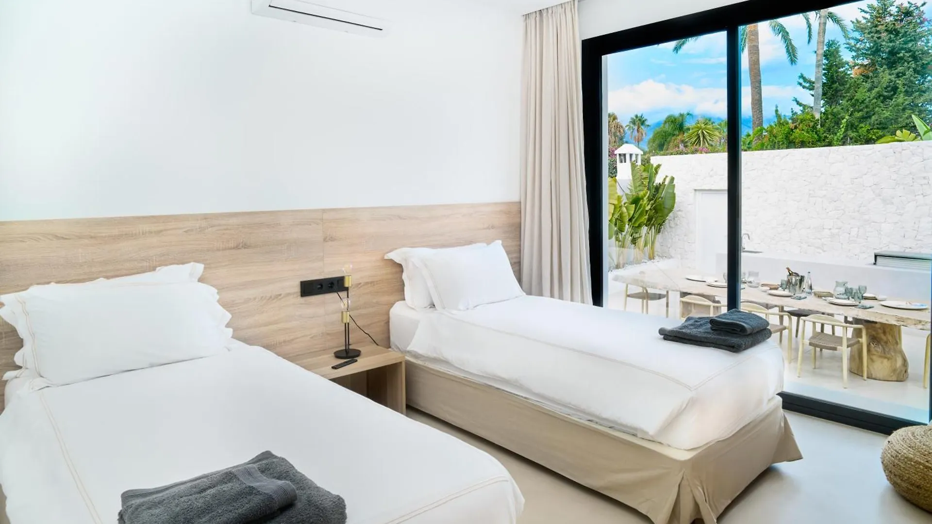 Villa Peman Luxurious Beachside Villa Marbella