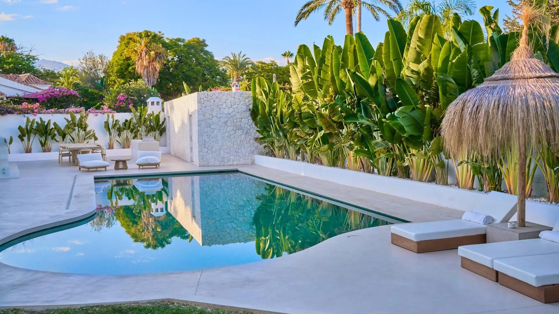 Villa Peman Luxurious Beachside Villa Marbella