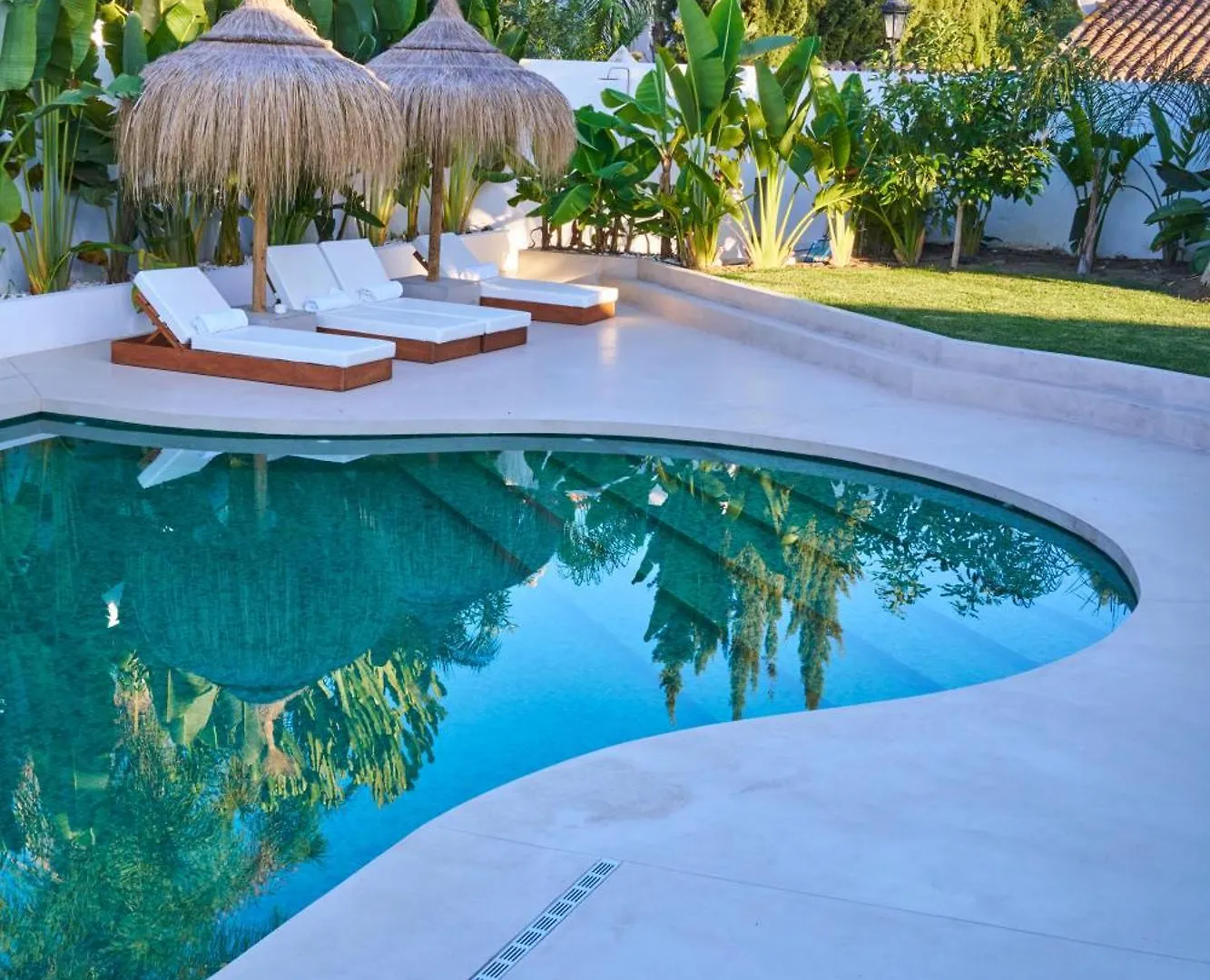 Villa Peman Luxurious Beachside Villa Marbella