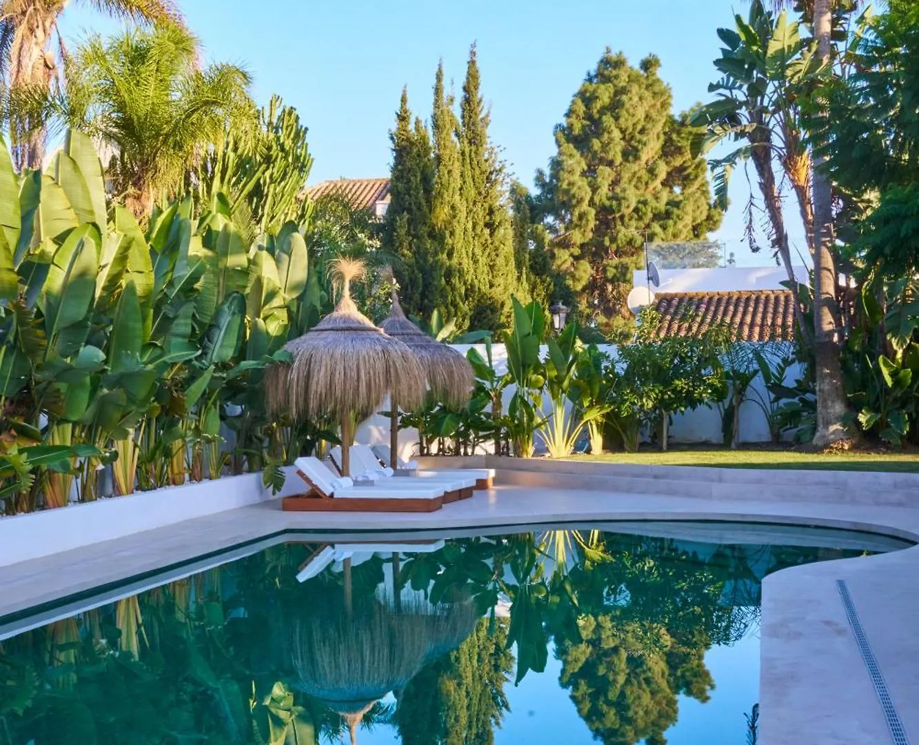 Villa Peman Luxurious Beachside Villa Marbella