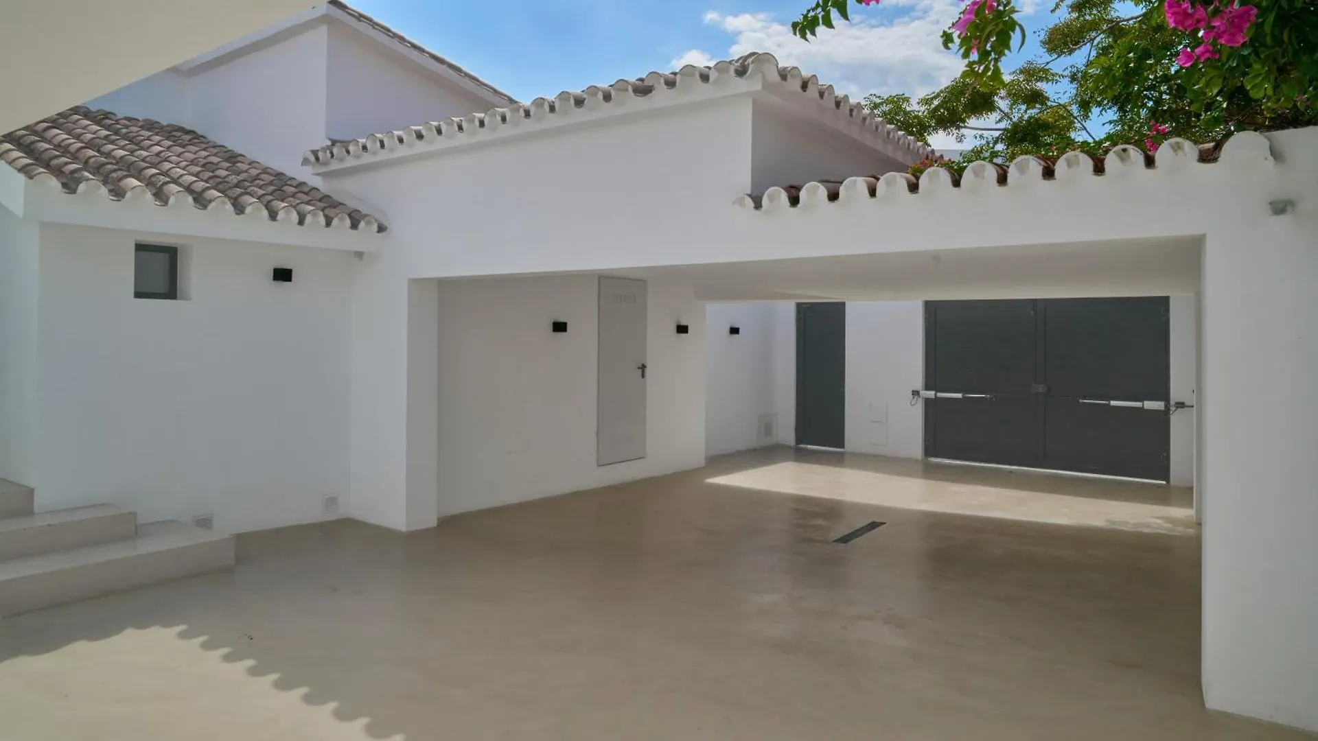 Villa Peman Luxurious Beachside Villa Marbella