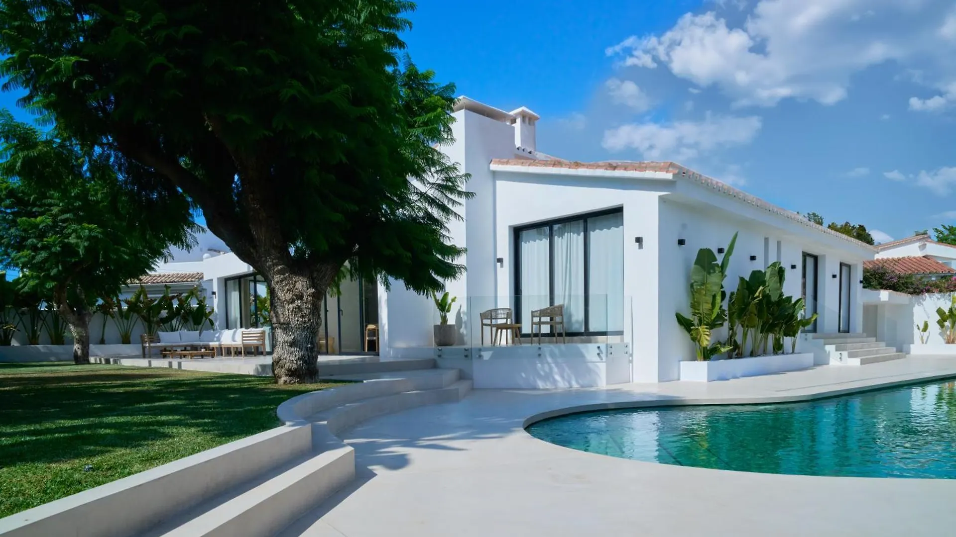 Villa Peman Luxurious Beachside Villa Marbella