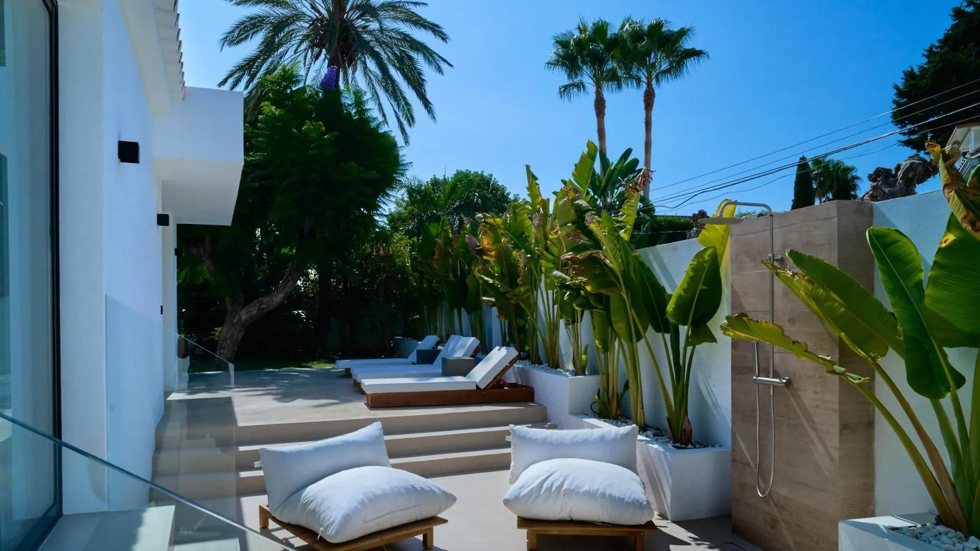 Villa Peman Luxurious Beachside Villa Marbella