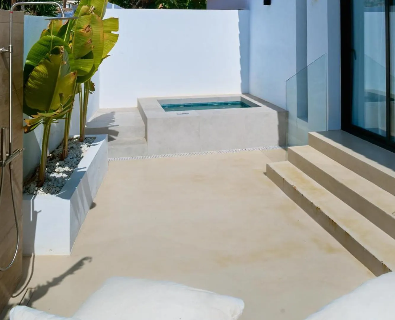 Villa Peman Luxurious Beachside Villa Marbella