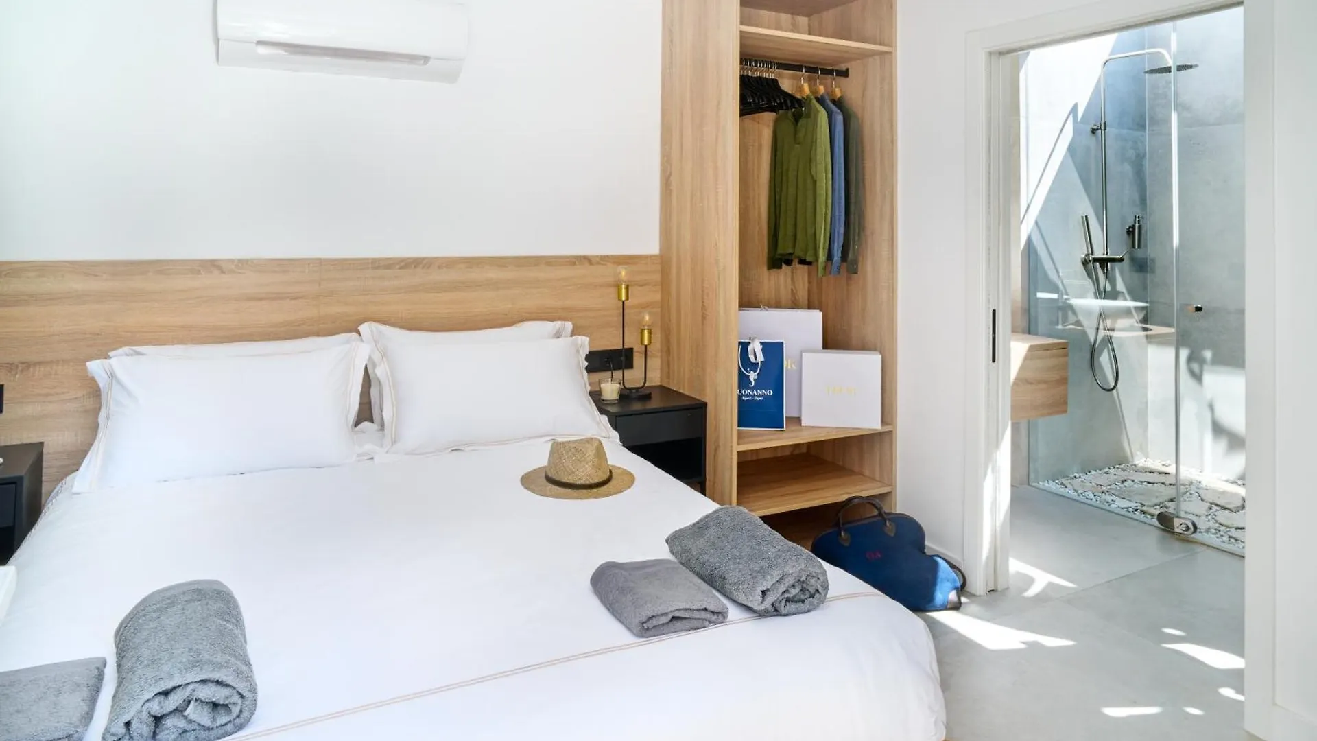 Villa Peman Luxurious Beachside Villa Μαρμπέλλα